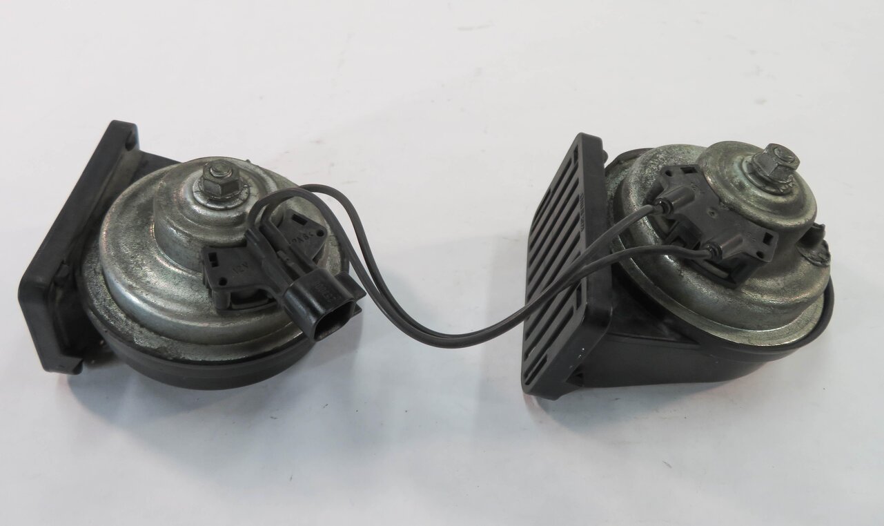 Thumbnail 7: 2010-2016 LR4 RANGE ROVER SPORT (L320) HIGH & LOW TONE SAFETY HORN SET-2