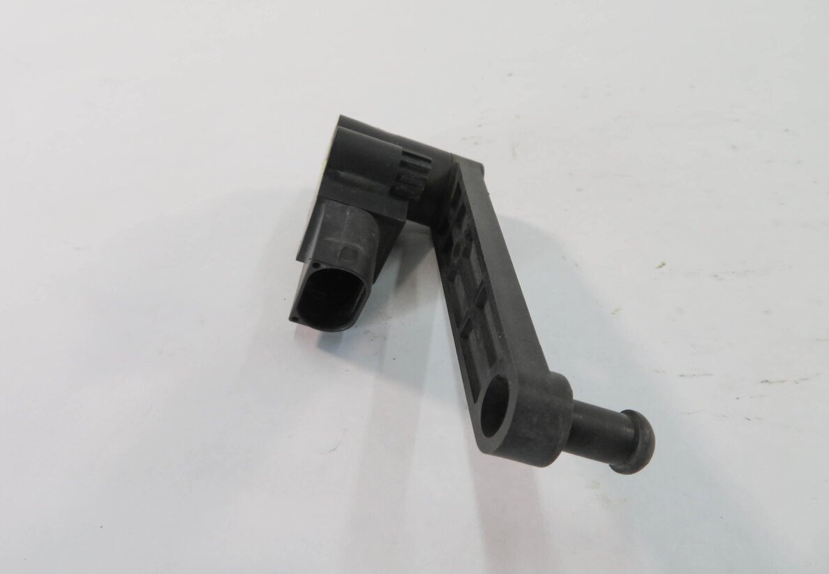 Thumbnail 3: 2011 RANGE ROVER SPORT (L320) RIGHT REAR SUSPENSION HEIGHT LEVEL SENSOR