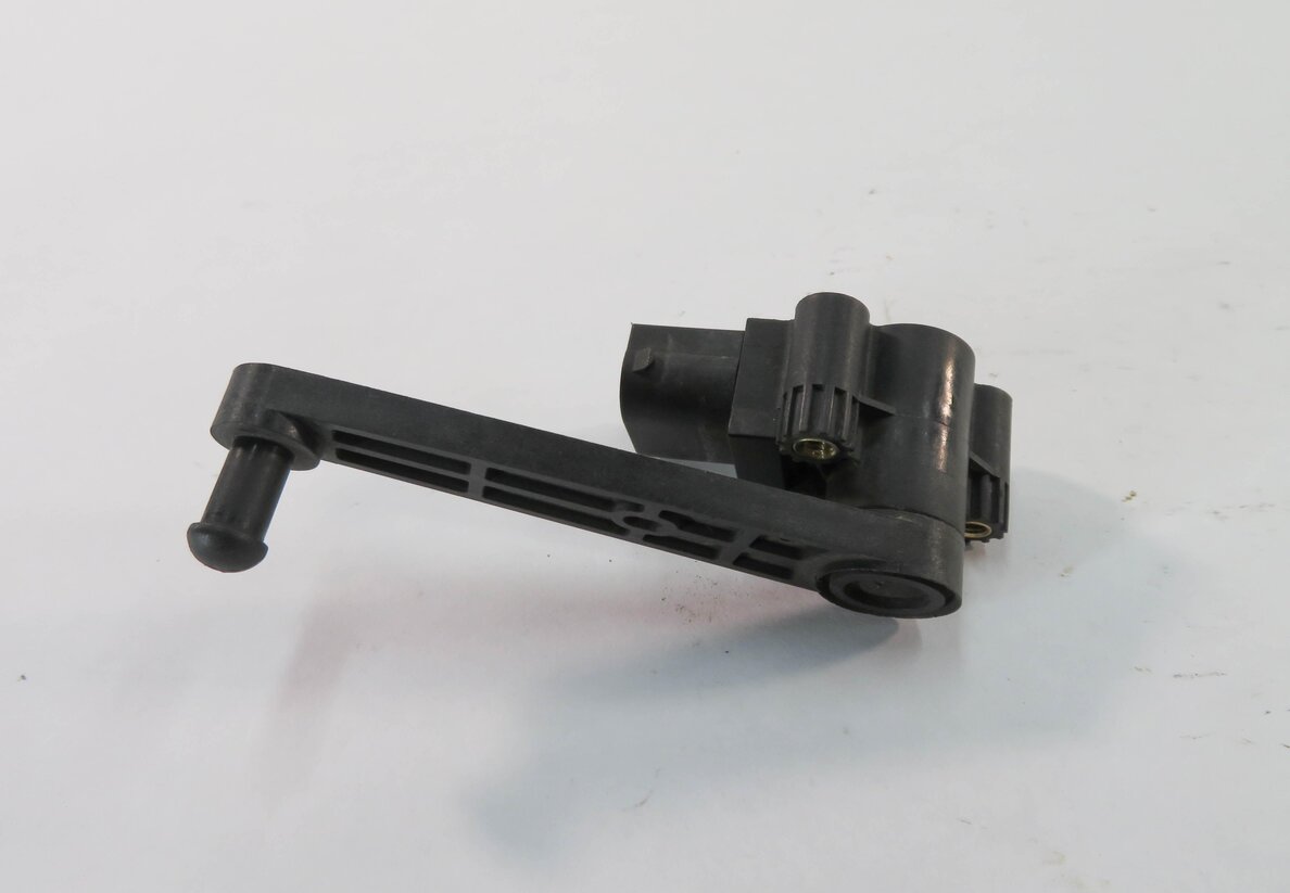 Thumbnail 4: 2011 RANGE ROVER SPORT (L320) RIGHT REAR SUSPENSION HEIGHT LEVEL SENSOR