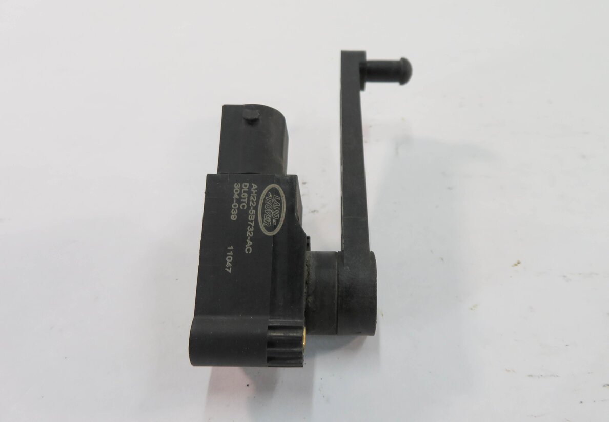 Thumbnail 9: 2011 RANGE ROVER SPORT (L320) RIGHT REAR SUSPENSION HEIGHT LEVEL SENSOR