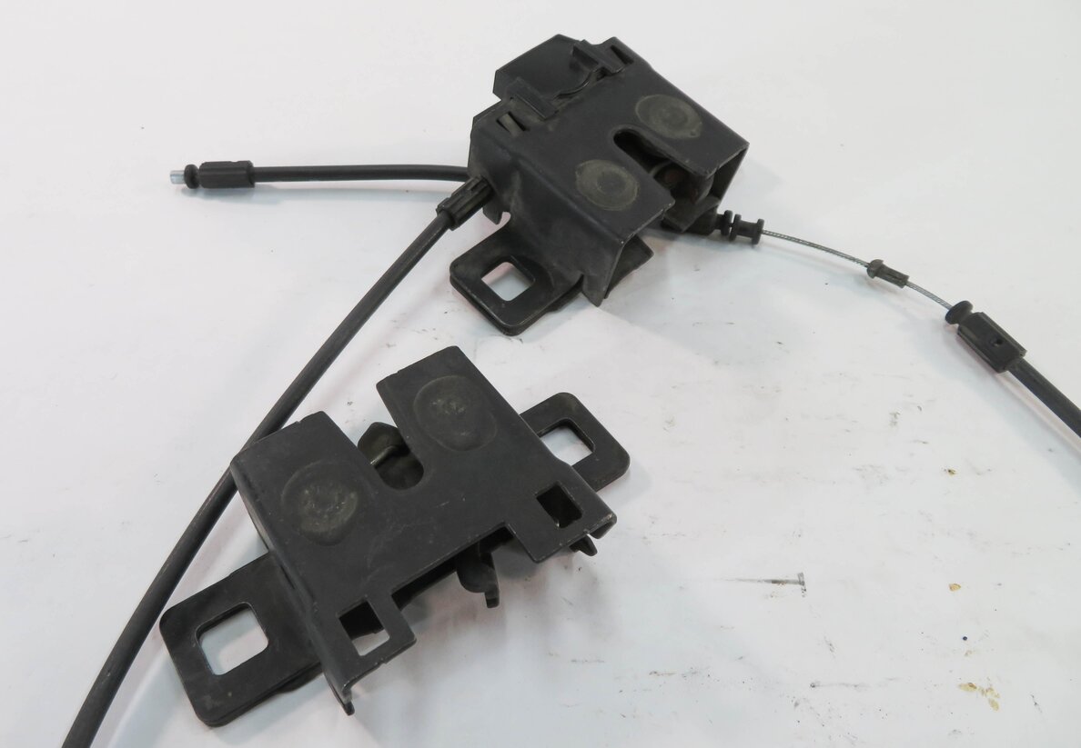 Thumbnail 2: 2011 RANGE ROVER SPORT (L320) FRONT LEFT & RIGHT LOWER HOOD LOCK LATCH SET-2