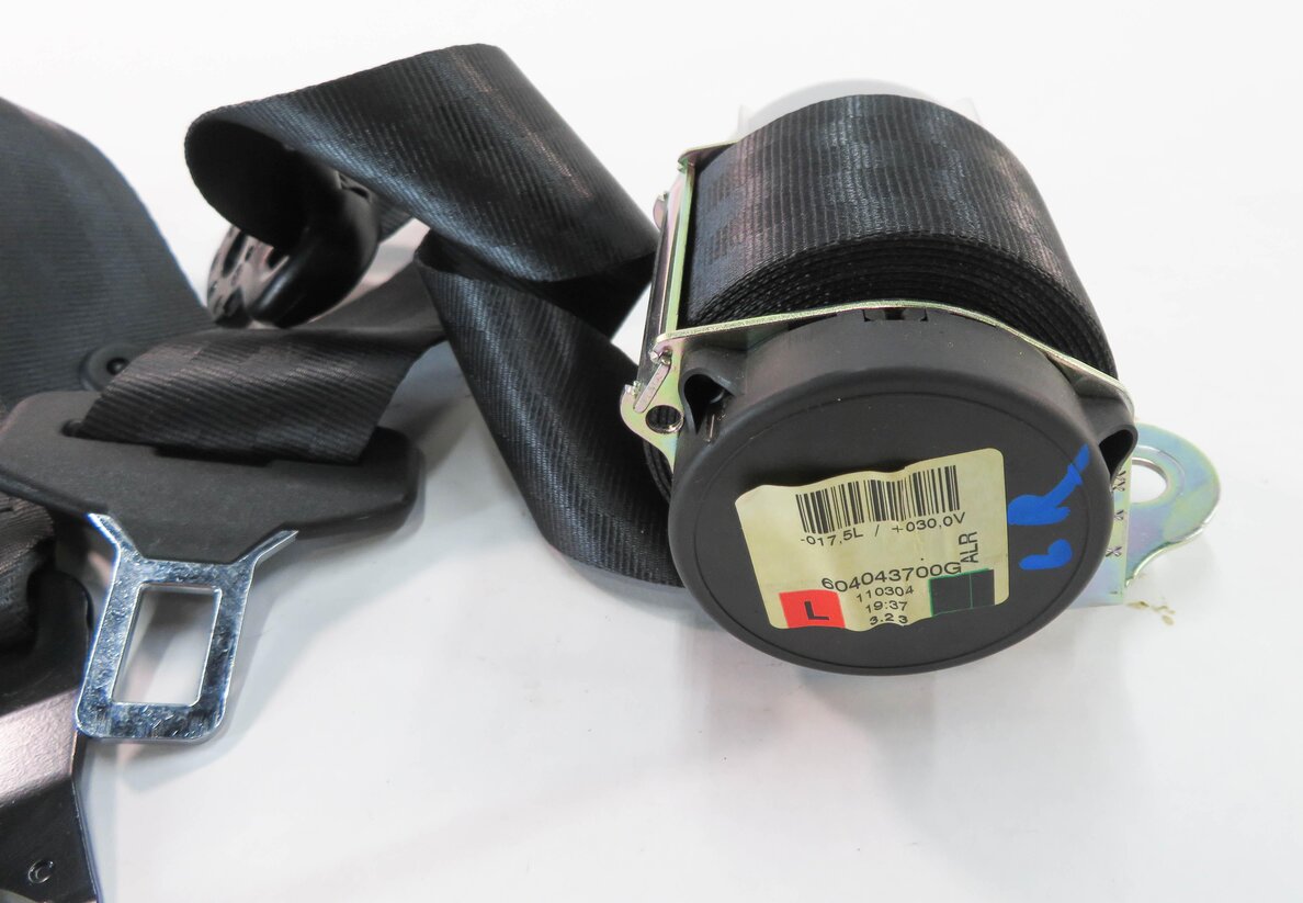 Thumbnail 2: 2011 RANGE ROVER SPORT (L320) LEFT REAR 2nd SECOND ROW SEATBELT RETRACTOR BLACK