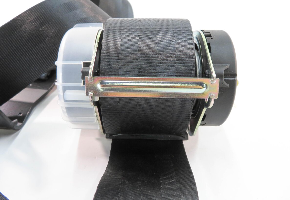 Thumbnail 5: 2011 RANGE ROVER SPORT (L320) LEFT REAR 2nd SECOND ROW SEATBELT RETRACTOR BLACK