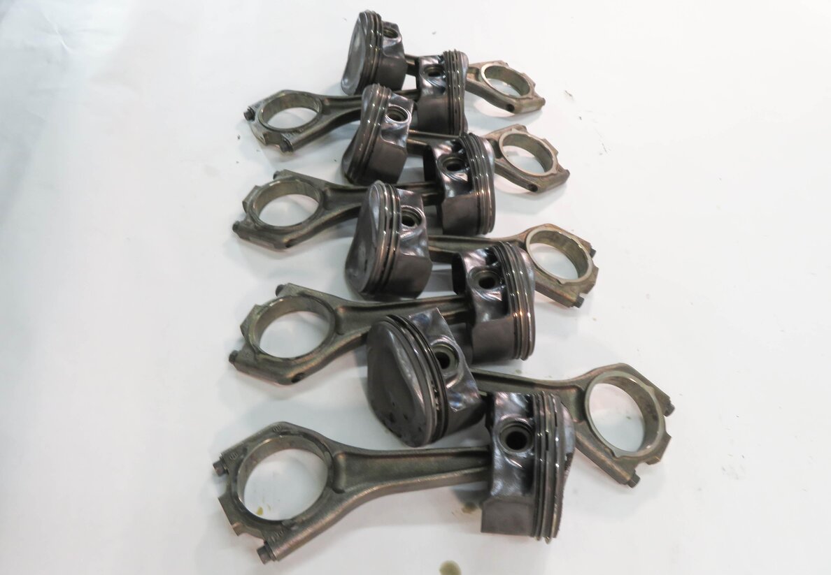 Thumbnail 4: 2011 RANGE ROVER SPORT (L320) 5.0L AJ133 V8 ENGINE - PISTON & ROD SET-8