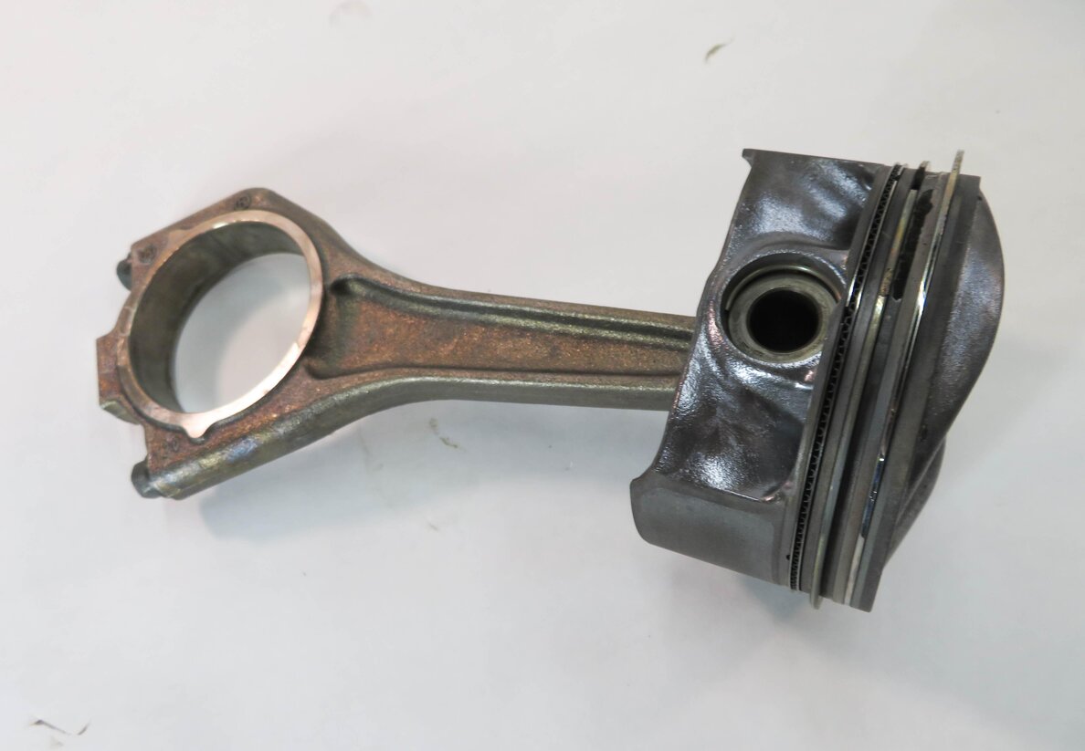 Thumbnail 6: 2011 RANGE ROVER SPORT (L320) 5.0L AJ133 V8 ENGINE - PISTON & ROD SET-8