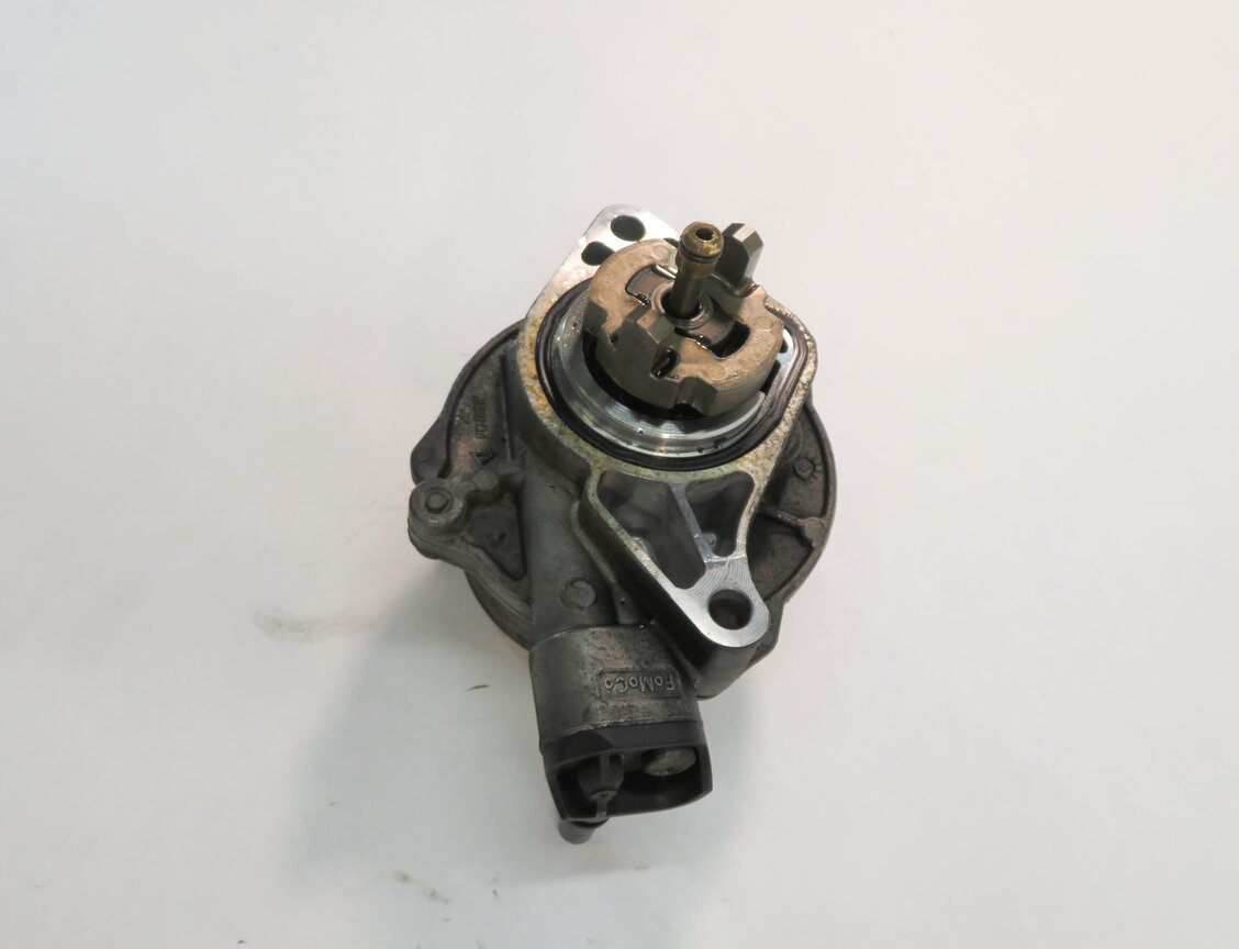 Thumbnail 3: 2010-2019 RANGE ROVER SPORT LR4 JAGUAR XE XF XK - 3.0L / 5.0L BRAKE VACUUM PUMP