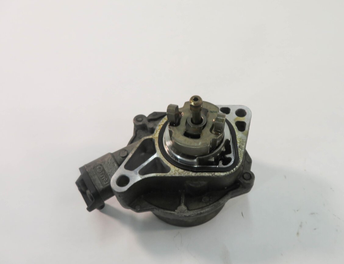 Thumbnail 4: 2010-2019 RANGE ROVER SPORT LR4 JAGUAR XE XF XK - 3.0L / 5.0L BRAKE VACUUM PUMP