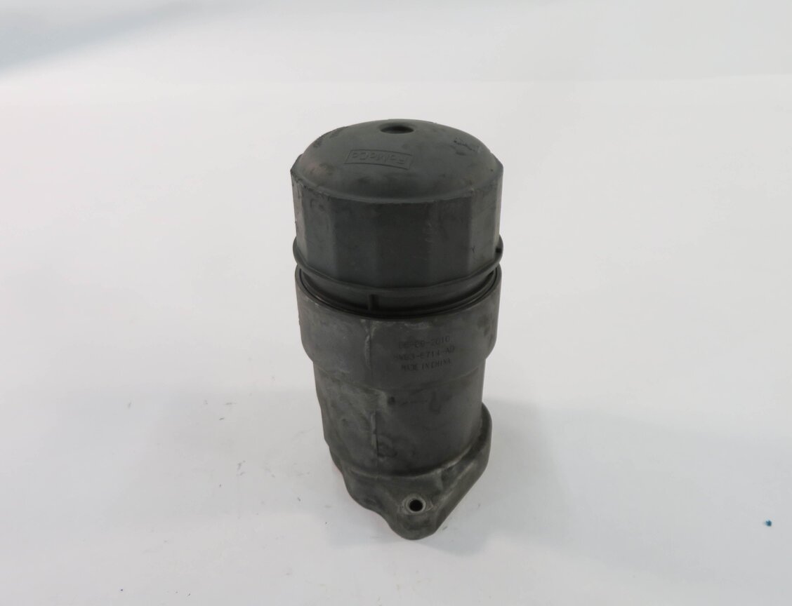 Thumbnail 2: 2011 RANGE ROVER SPORT (L320) 5.0L AJ133 V8 ENGINE - OIL FILTER HOUSING w/ CAP