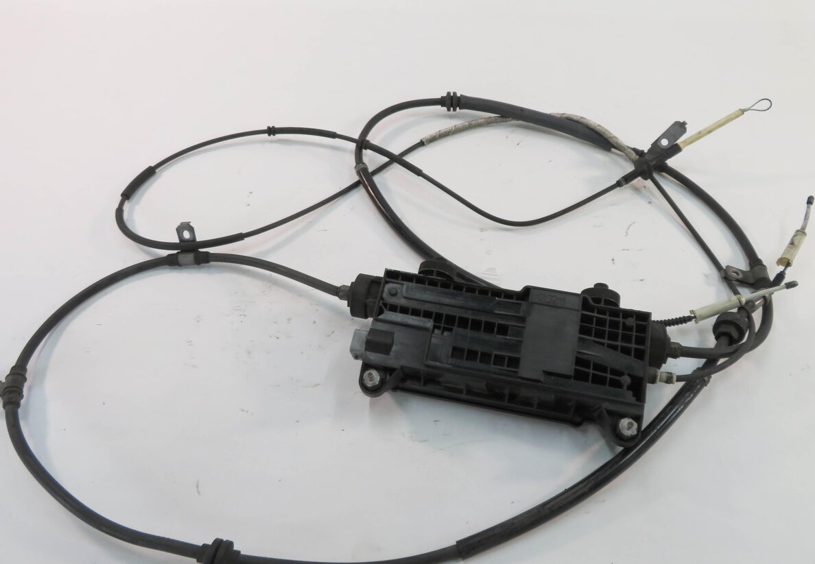 Thumbnail 2: 2011 RANGE ROVER SPORT (L320) EMERGENCY PARKING BRAKE ACTUATOR MOTOR w/ CABLES