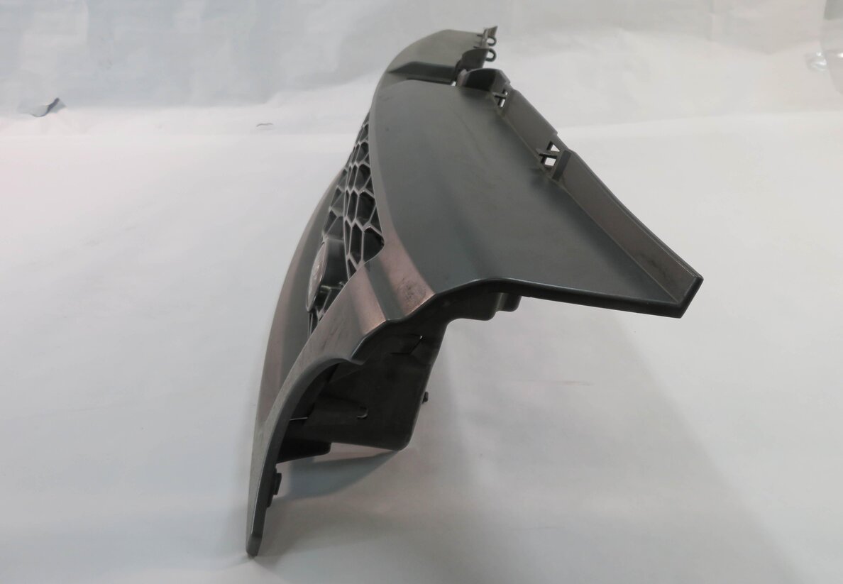 Thumbnail 3: 2010-2011 RANGE ROVER SPORT (L320) FRONT UPPER HOOD AIR VENT GRILLE