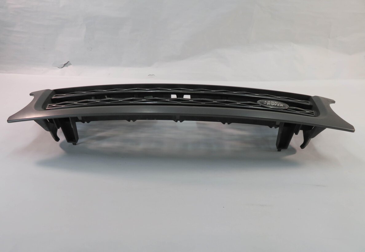 Thumbnail 5: 2010-2011 RANGE ROVER SPORT (L320) FRONT UPPER HOOD AIR VENT GRILLE