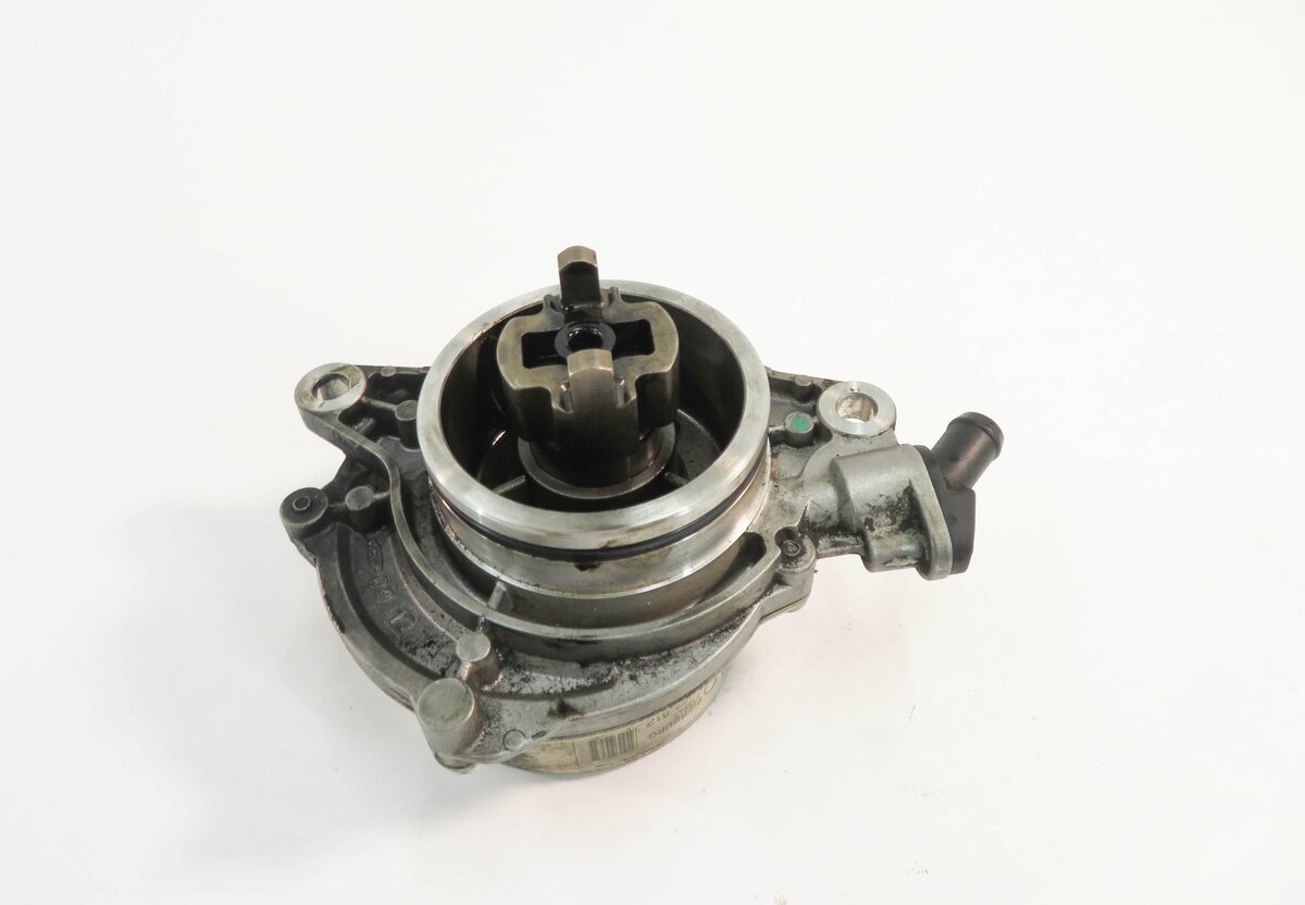 Thumbnail 5: 2009-2013 BMW X5 335D (E70 E90) 3.0L M57Y TURBO DIESEL ENGINE BRAKE VACUUM PUMP