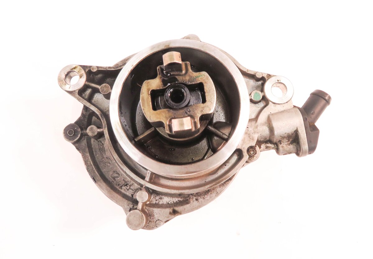 Thumbnail 6: 2009-2013 BMW X5 335D (E70 E90) 3.0L M57Y TURBO DIESEL ENGINE BRAKE VACUUM PUMP