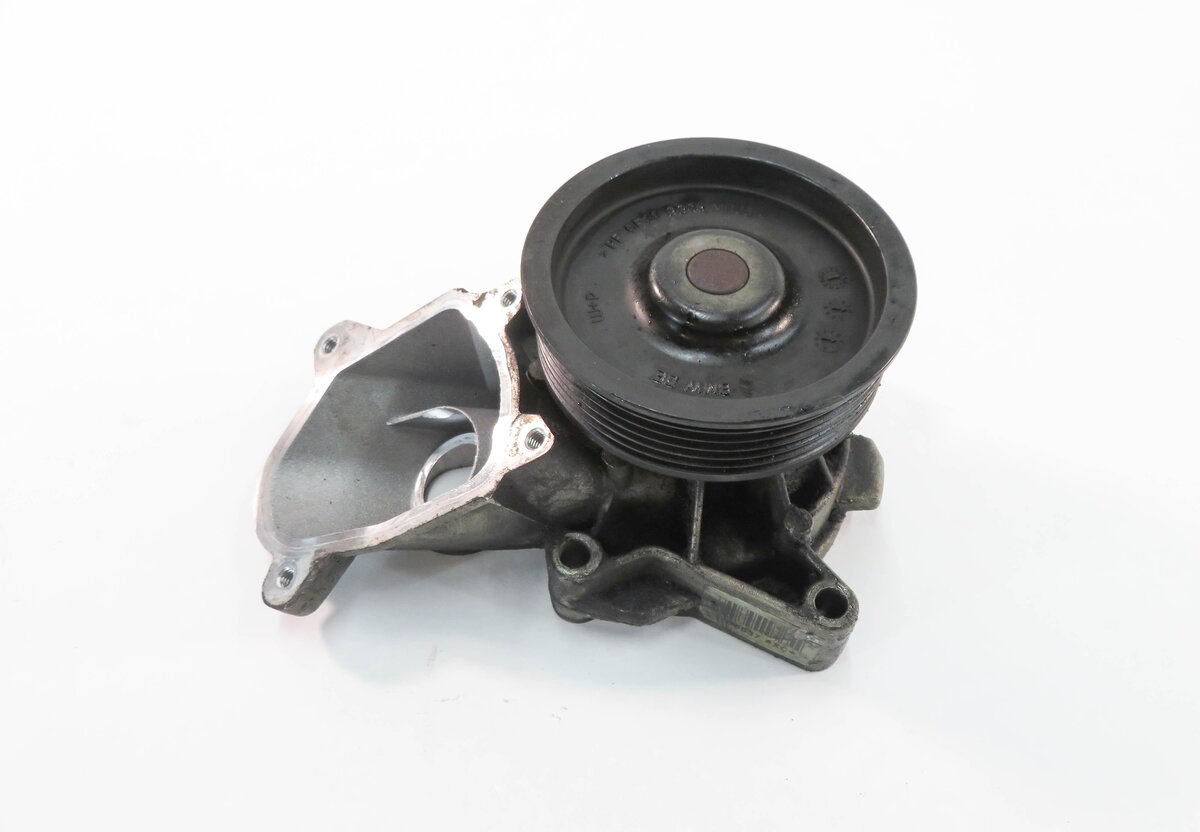 Thumbnail 2: 2009-2013 BMW 335D X5 (E90 E70) 3.0L M57Y DIESEL ENGINE - MECHANICAL WATER PUMP