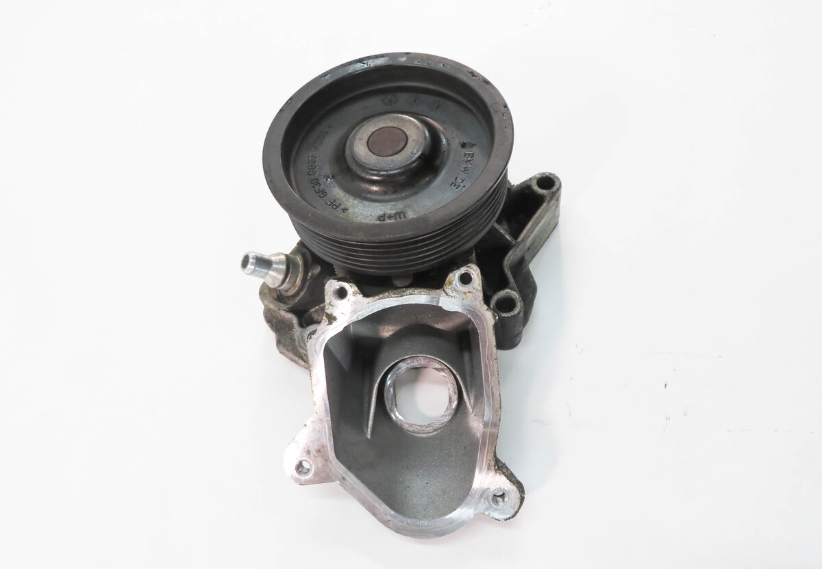 Thumbnail 4: 2009-2013 BMW 335D X5 (E90 E70) 3.0L M57Y DIESEL ENGINE - MECHANICAL WATER PUMP