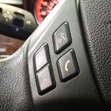 Thumbnail 2: 2011 BMW 335i (E90) STEERING SWITCH BUTTON SET-2