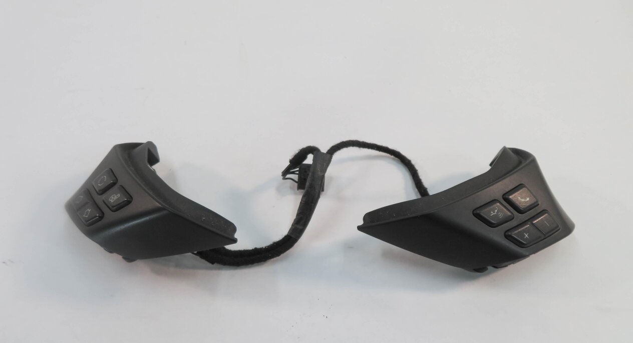 Thumbnail 4: 2011 BMW 335i (E90) STEERING SWITCH BUTTON SET-2