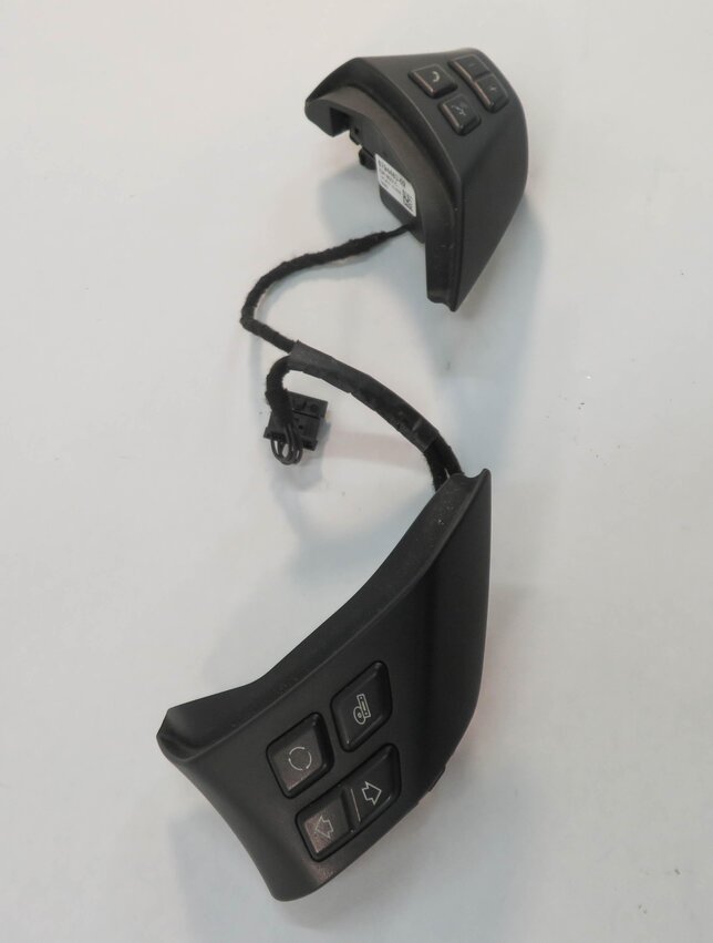 Thumbnail 5: 2011 BMW 335i (E90) STEERING SWITCH BUTTON SET-2