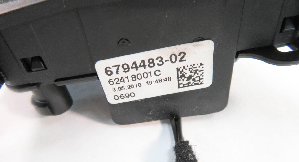 Thumbnail 8: 2011 BMW 335i (E90) STEERING SWITCH BUTTON SET-2