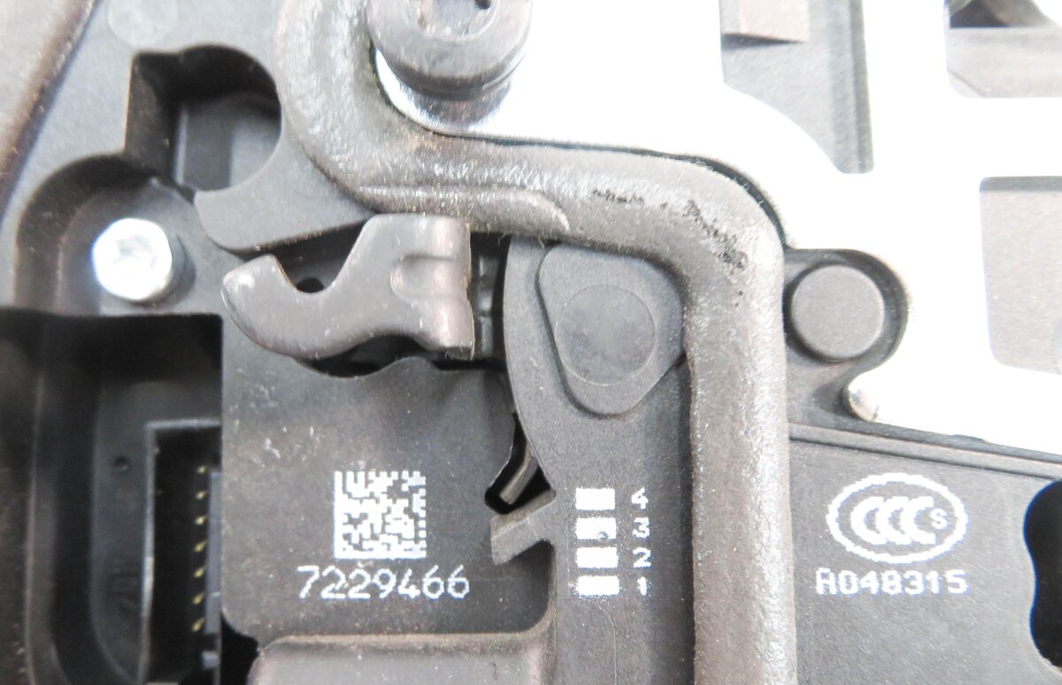Thumbnail 5: 2009-2018 BMW 1/2/3/4/5/7/X1 X3 X4 (E87 E90 F01 F10) RIGHT FRONT DOOR LOCK LATCH