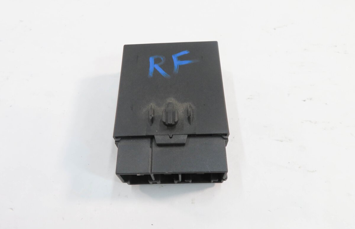 2007-2010 BMW 328i 335i M3 X5 Z4 (E87 E70 E71 E90 E89) FRONT SEAT MODULE w/o MEM