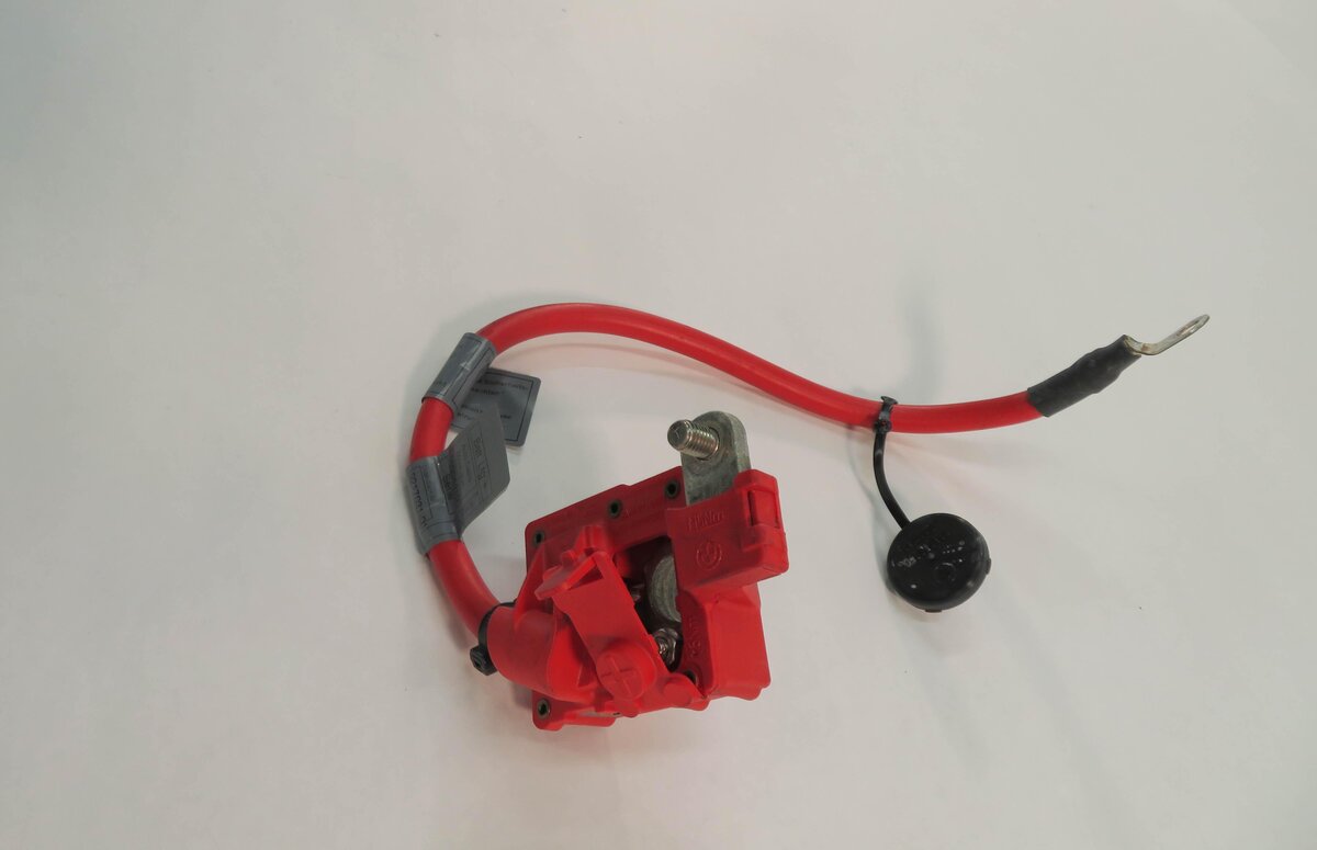 Thumbnail 3: 2011 BMW 335i (E90) POSITIVE BATTERY CABLE SRS