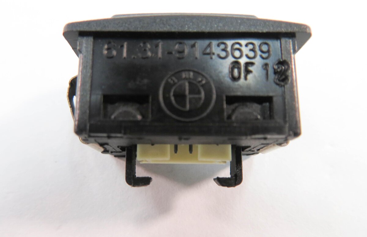 Thumbnail 4: 2011 BMW 335i (E90) HEATED STEERING SWITCH BUTTON