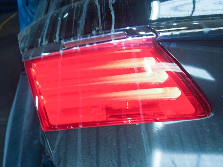 Thumbnail 2: 09-12 BMW 740i 750i 760i B7 (F01) LEFT SIDE REAR TRUNK LID TAILLIGHT LIGHT LAMP