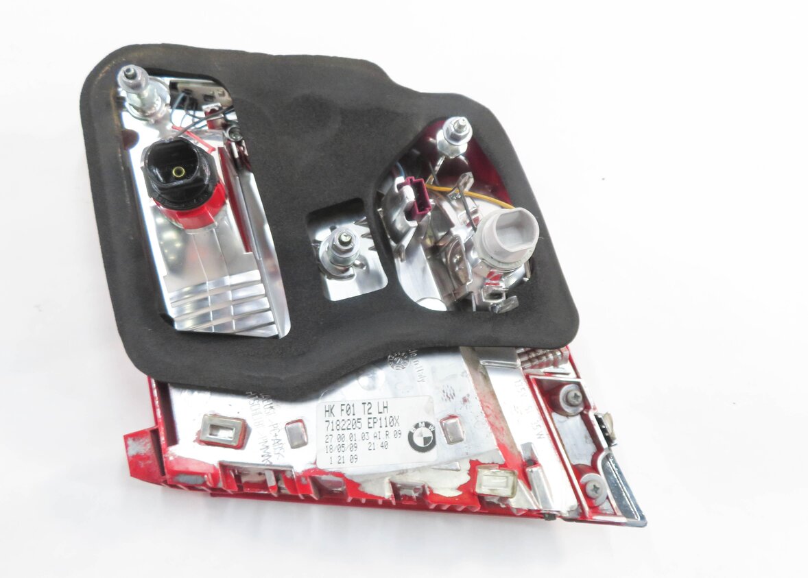 Thumbnail 6: 09-12 BMW 740i 750i 760i B7 (F01) LEFT SIDE REAR TRUNK LID TAILLIGHT LIGHT LAMP