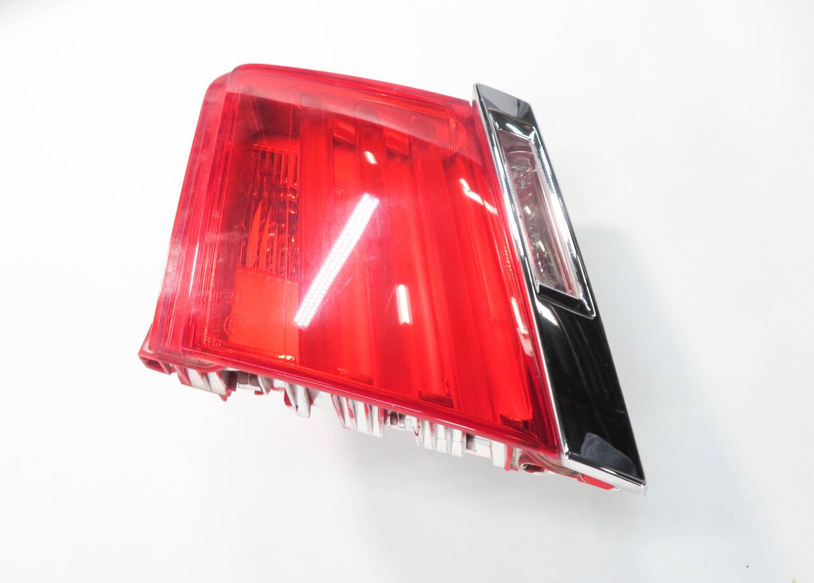 Thumbnail 3: 09-12 BMW 740i 750i 760i B7 (F01) RIGHT SIDE REAR TRUNK LID TAILLIGHT LIGHT LAMP