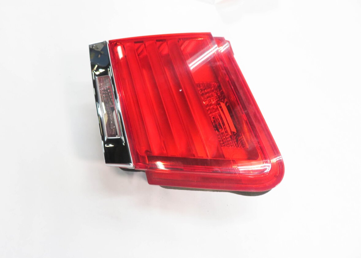 Thumbnail 4: 09-12 BMW 740i 750i 760i B7 (F01) RIGHT SIDE REAR TRUNK LID TAILLIGHT LIGHT LAMP