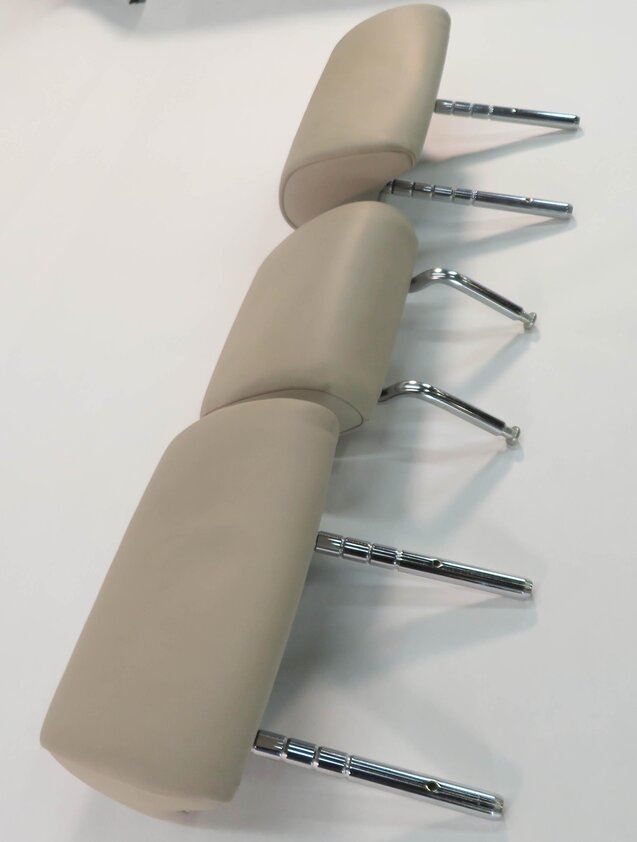 Thumbnail 2: 2009 BMW 750i (F01) REAR - LEFT / CENTER / RIGHT - HEADREST SET (OYSTER LEATHER)