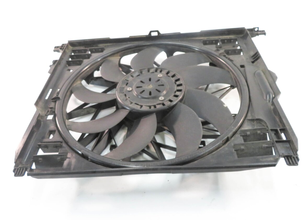 Thumbnail 4: 2010-2018 BMW 550i 550iGT 650i 750i B7 (F01 F06 F10) 850w RADIATOR COOLING FAN