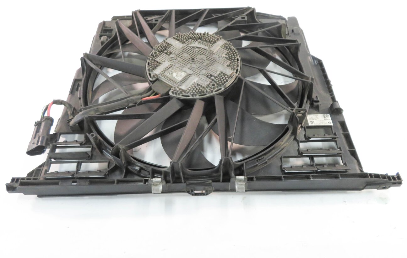 Thumbnail 5: 2010-2018 BMW 550i 550iGT 650i 750i B7 (F01 F06 F10) 850w RADIATOR COOLING FAN