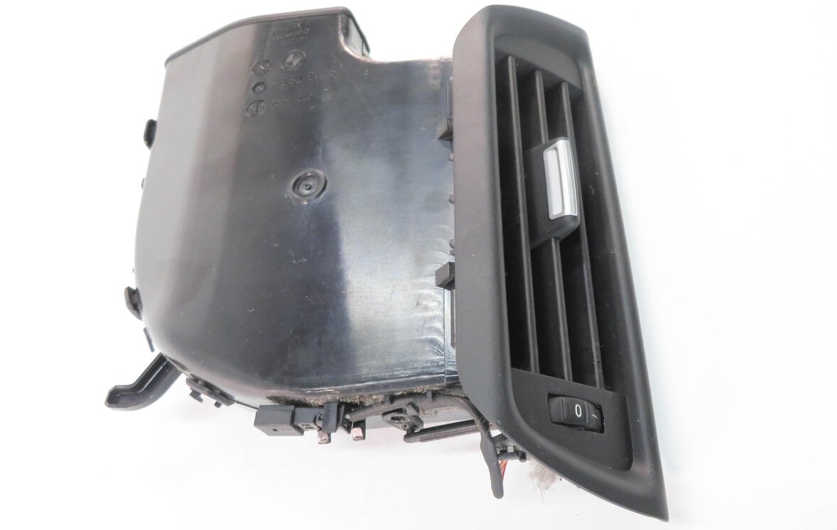 Thumbnail 3: 2009 BMW 750i (F01) LEFT DRIVER REAR PILLAR HEATER A/C AIR VENT