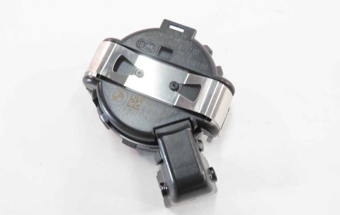 Thumbnail 5: 2009 BMW 750i (F01) FRONT WINDSHIELD RAIN WATER SOLAR LIGHT SENSOR (RLS)
