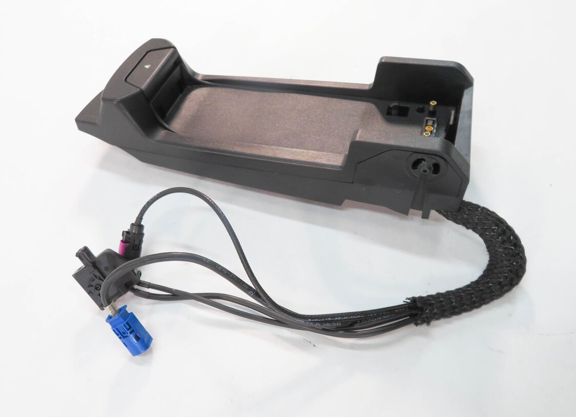 Thumbnail 2: 2009 BMW 750i (F01) FRONT CENTER CONSOLE CELL PHONE SNAP IN CRADLE
