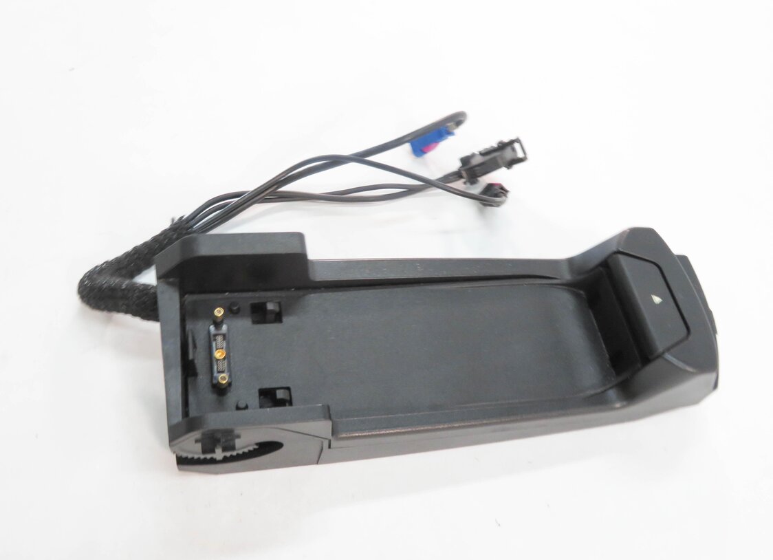 Thumbnail 3: 2009 BMW 750i (F01) FRONT CENTER CONSOLE CELL PHONE SNAP IN CRADLE
