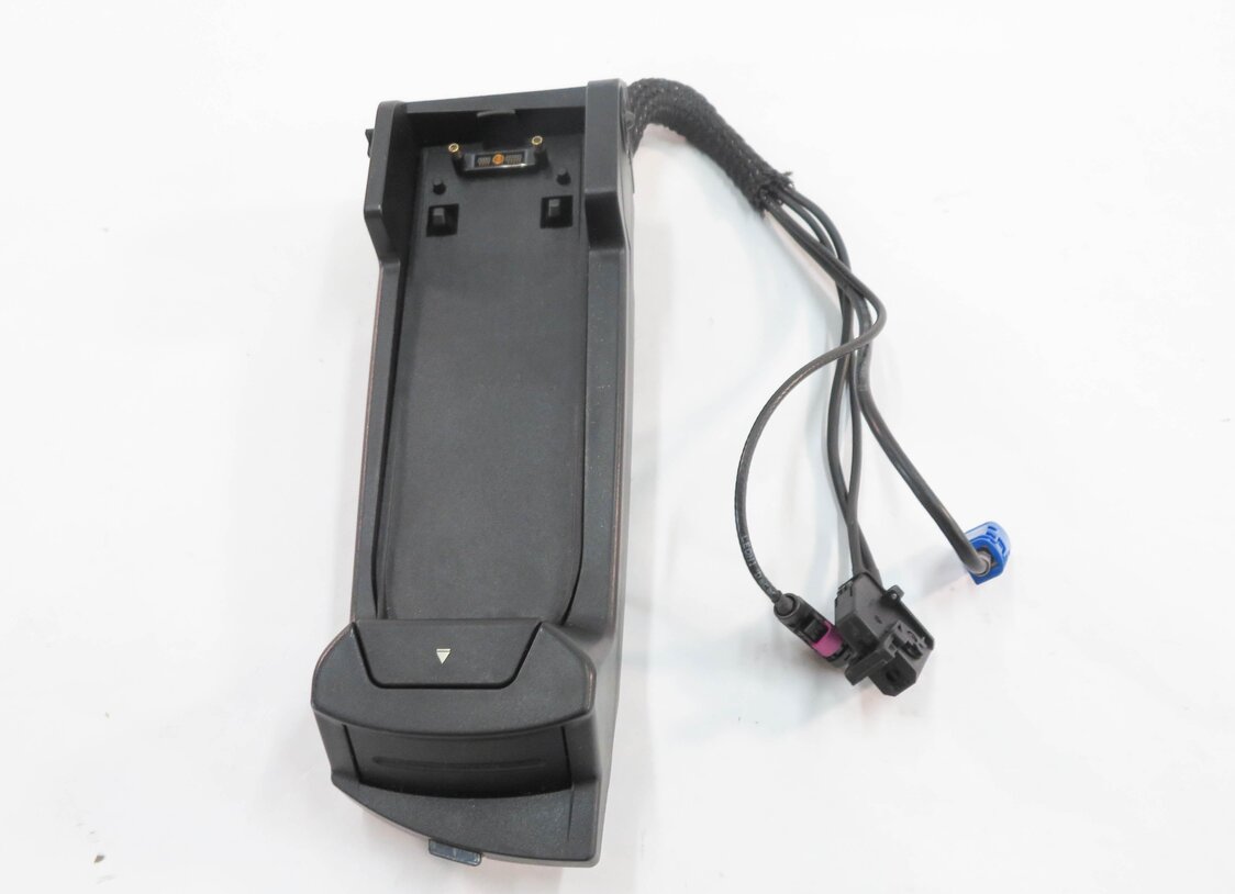 Thumbnail 4: 2009 BMW 750i (F01) FRONT CENTER CONSOLE CELL PHONE SNAP IN CRADLE
