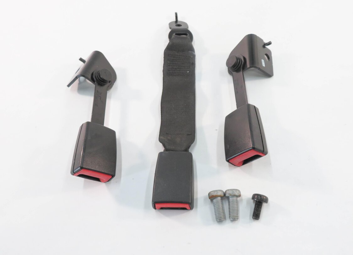 2009 BMW 750i (F01) REAR SEAT SEATBELT BUCKLE RECEIVER SET-3 (BLACK)