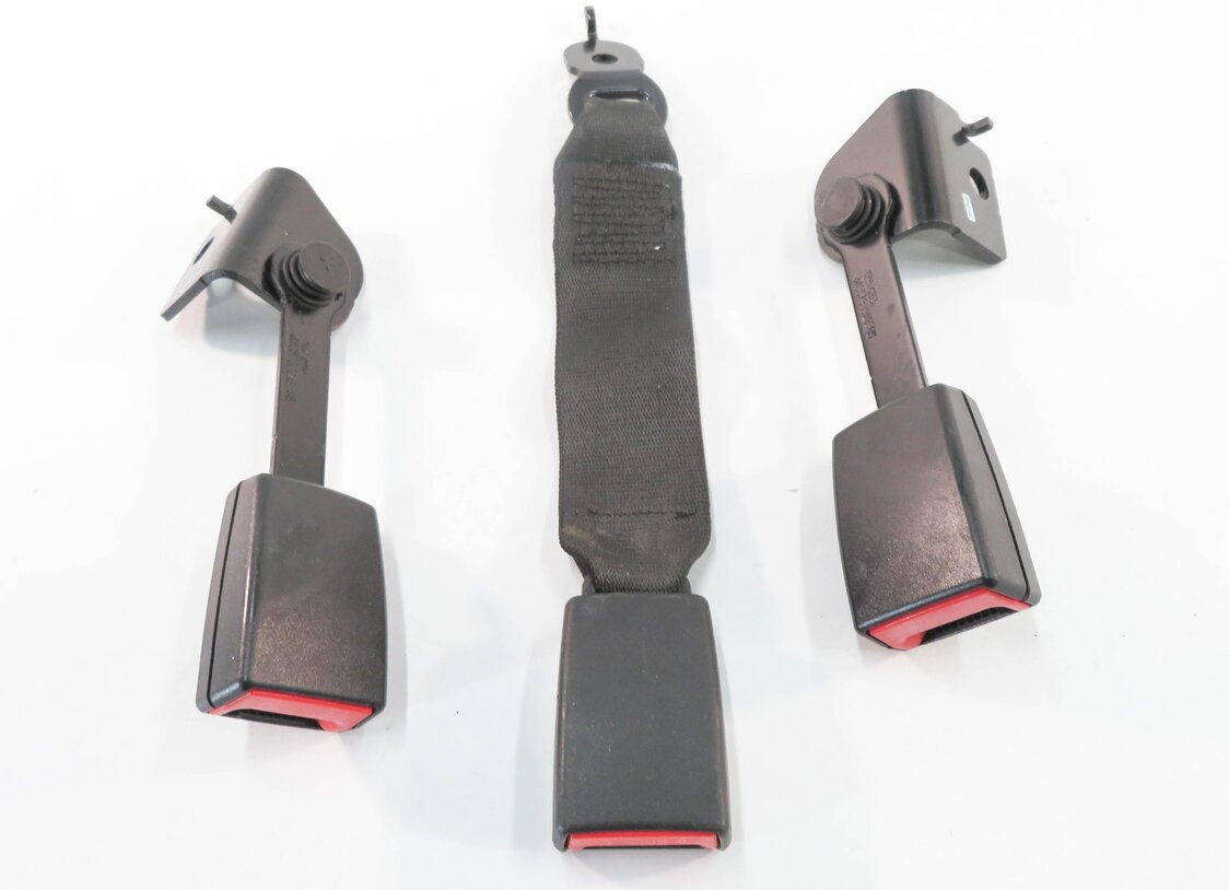 Thumbnail 2: 2009 BMW 750i (F01) REAR SEAT SEATBELT BUCKLE RECEIVER SET-3 (BLACK)