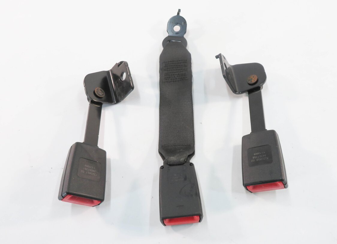 Thumbnail 6: 2009 BMW 750i (F01) REAR SEAT SEATBELT BUCKLE RECEIVER SET-3 (BLACK)
