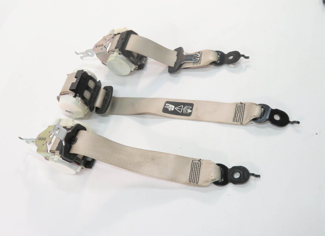 Thumbnail 3: 2009 BMW 750i (F01) REAR SEAT SEATBELT RETRACTOR SET-3 (OYSTER)