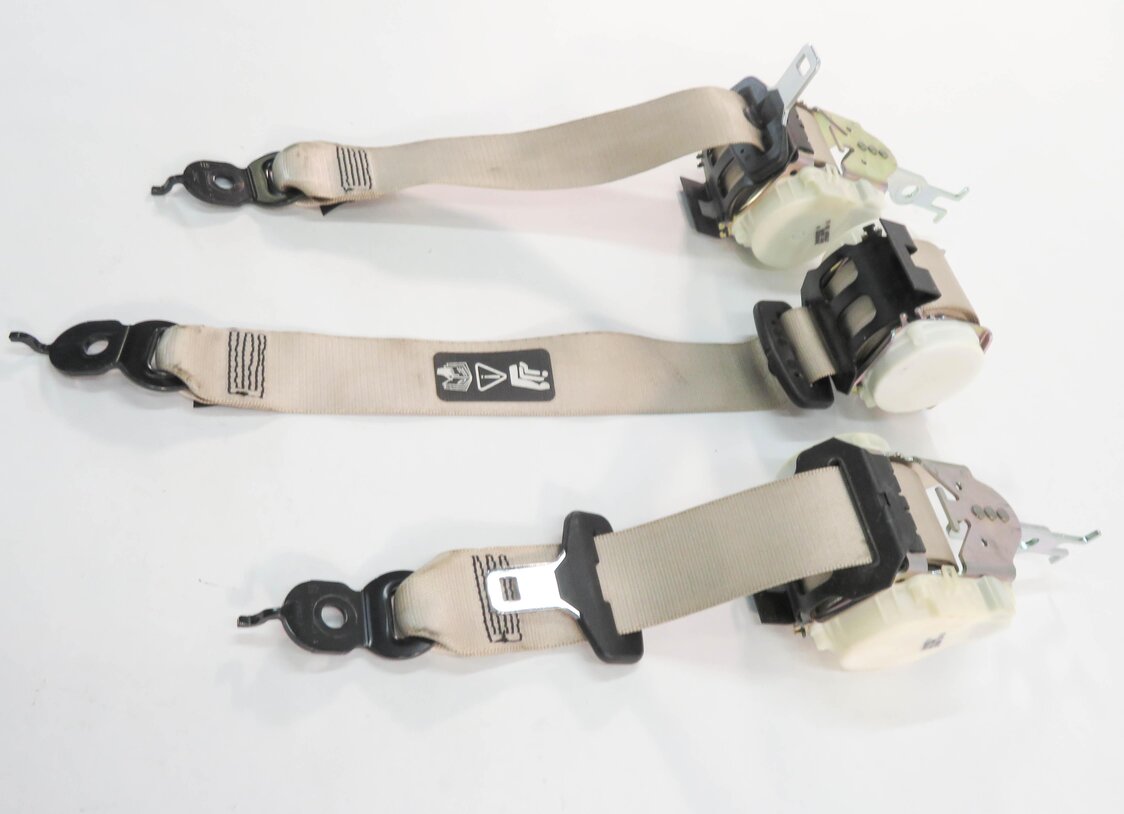 Thumbnail 4: 2009 BMW 750i (F01) REAR SEAT SEATBELT RETRACTOR SET-3 (OYSTER)