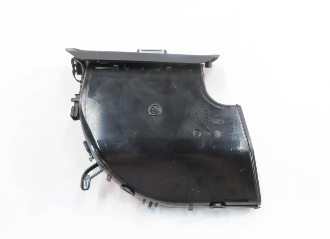 Thumbnail 4: 2009 BMW 750i (F01) RIGHT PASSENGER REAR PILLAR HEATER A/C AIR VENT