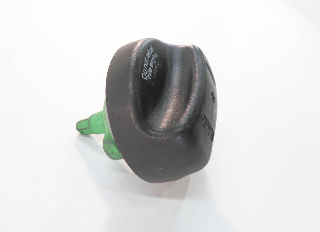 Thumbnail 2: 2009 BMW 750i (F01) GAS CAP FUEL TANK FILLER SCREW TOP LID