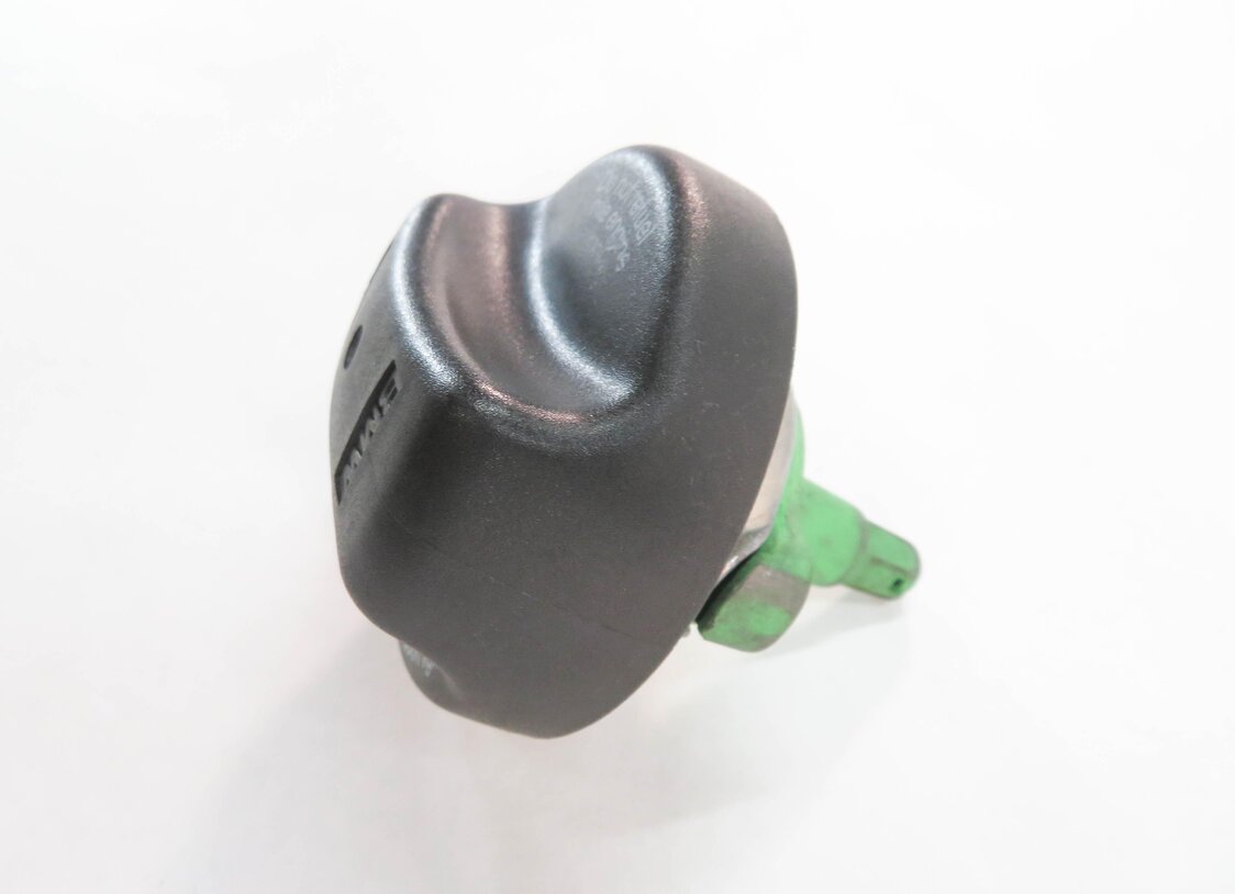 Thumbnail 3: 2009 BMW 750i (F01) GAS CAP FUEL TANK FILLER SCREW TOP LID