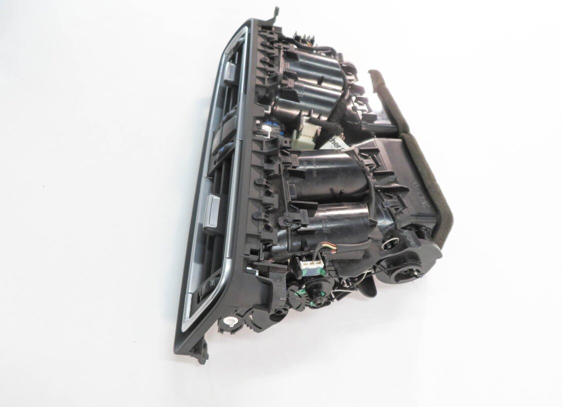 Thumbnail 3: 2009 BMW 750i (F01) CENTER DASH HEATER A/C AIR VENT w/ HAZARD & CENTRAL LOCK