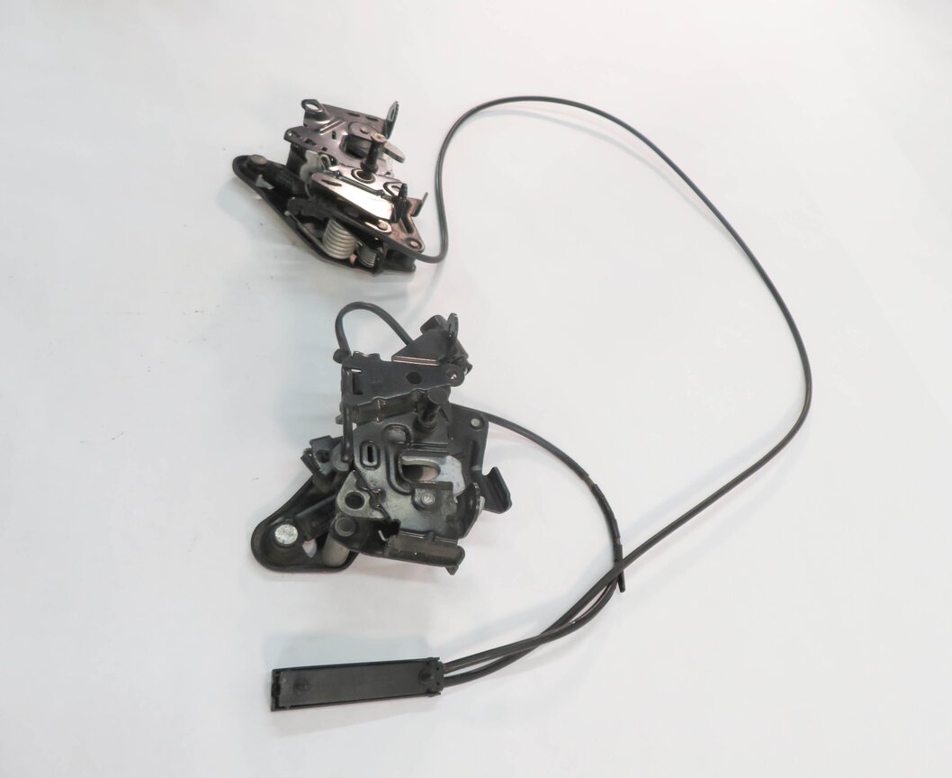 Thumbnail 4: 2009 BMW 750i (F01) FRONT LEFT & RIGHT LOWER HOOD LOCK LATCH SET-2 w/ CABLE