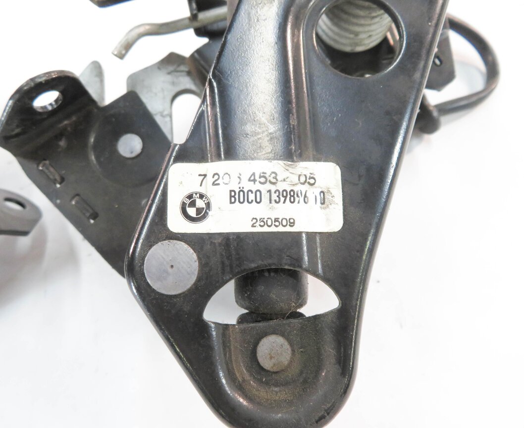 Thumbnail 6: 2009 BMW 750i (F01) FRONT LEFT & RIGHT LOWER HOOD LOCK LATCH SET-2 w/ CABLE